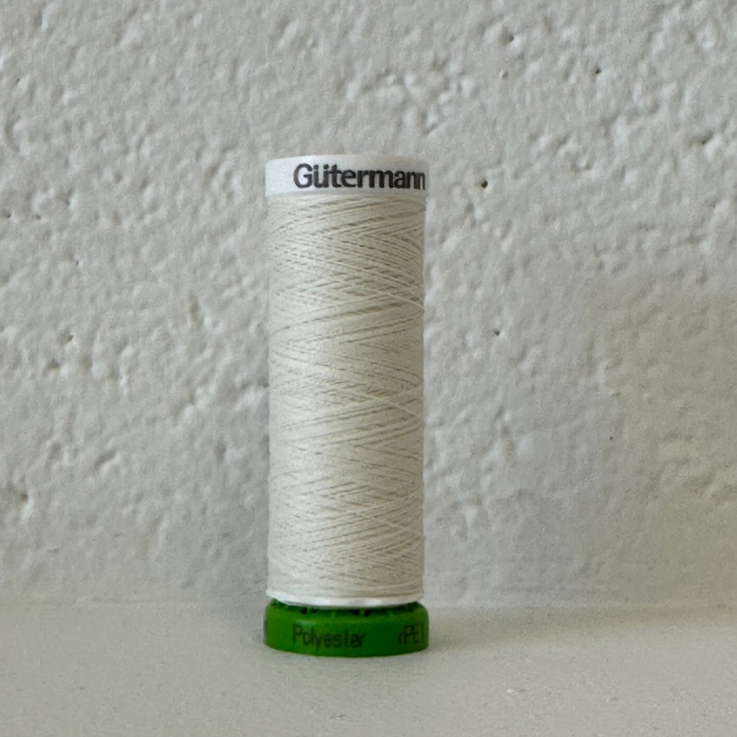 Fil de polyester recyclé / rPet - 01 Crème - GÜTERMANN
