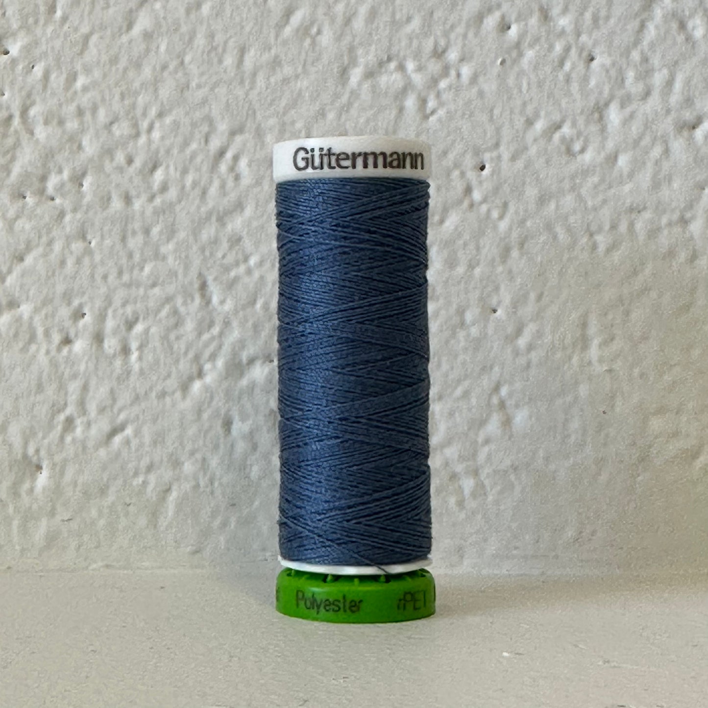 Fil de polyester recyclé / rPet - 112 Bleu foncé - GÜTERMANN
