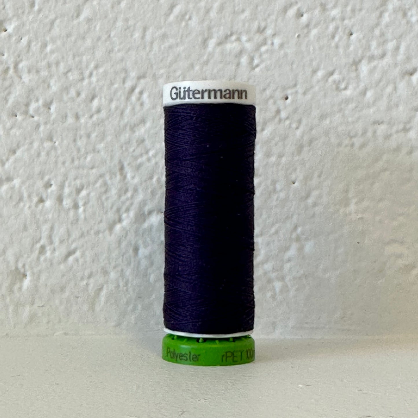 Fil de polyester recyclé / rPet - 324 Aubergine- GÜTERMANN
