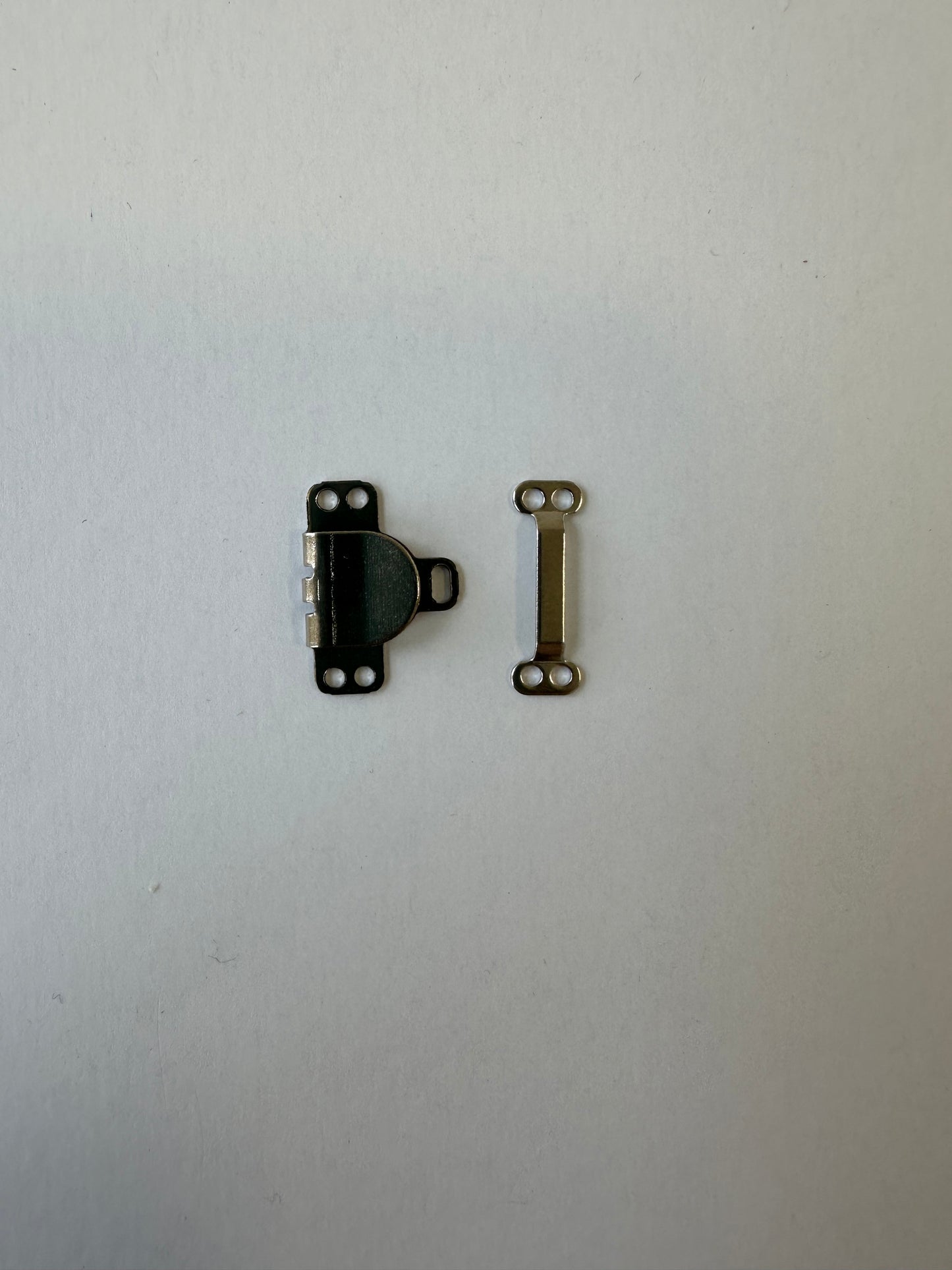 Trouser and skirt clip