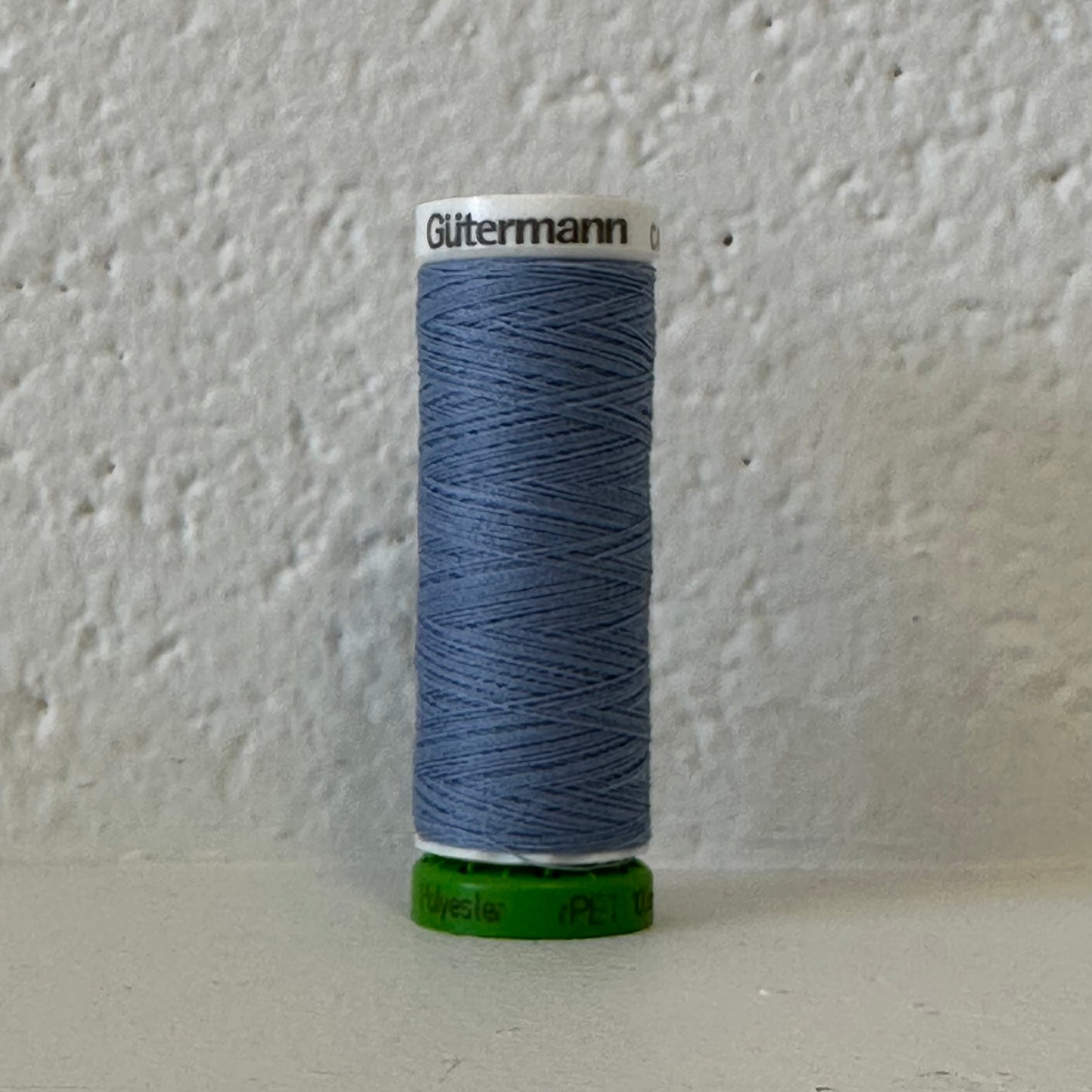 Fil de polyester recyclé / rPet - 074 Ombre Artique- GÜTERMANN