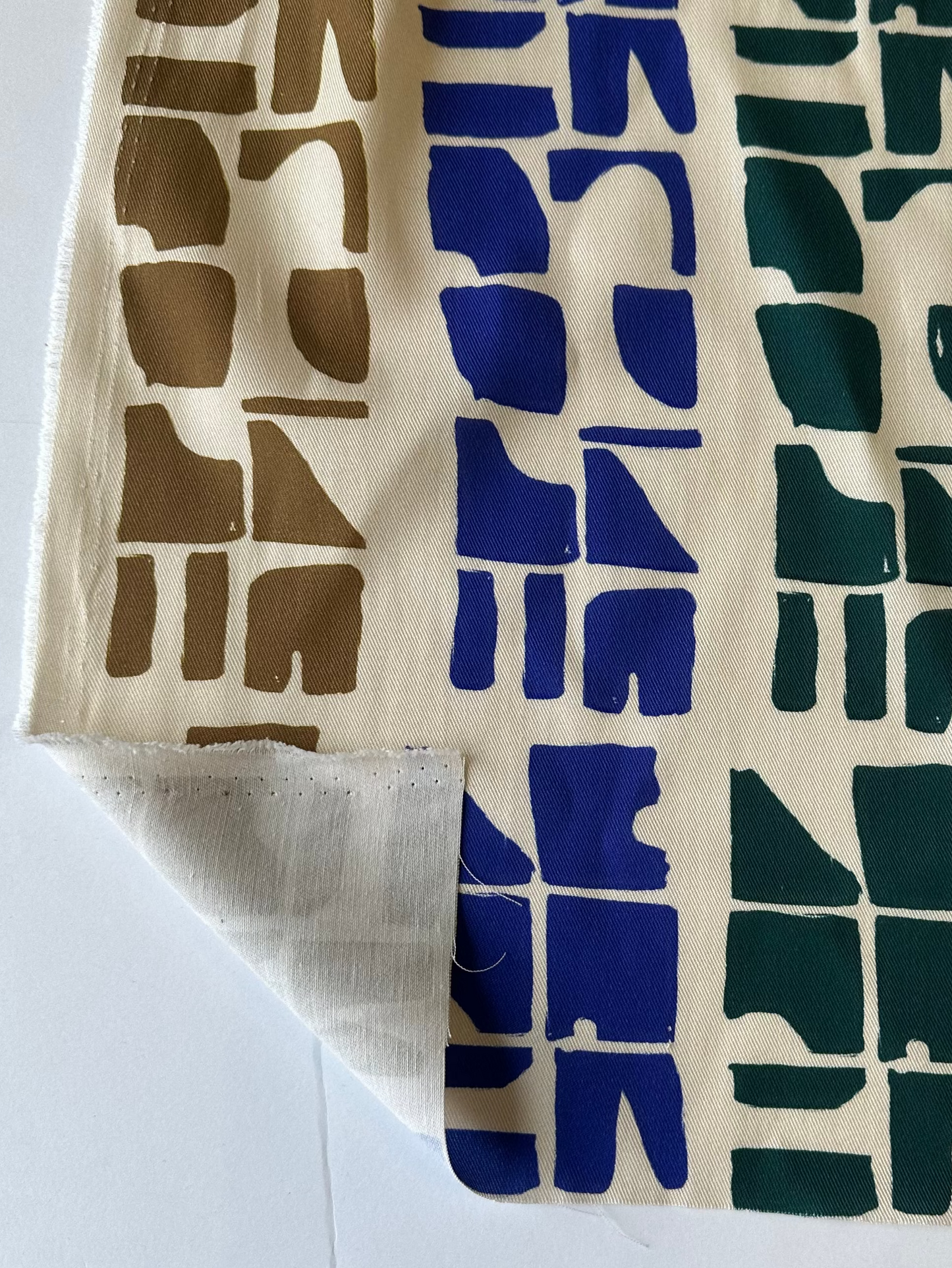 Sergé de coton/lyocell - motifs géométriques bleu