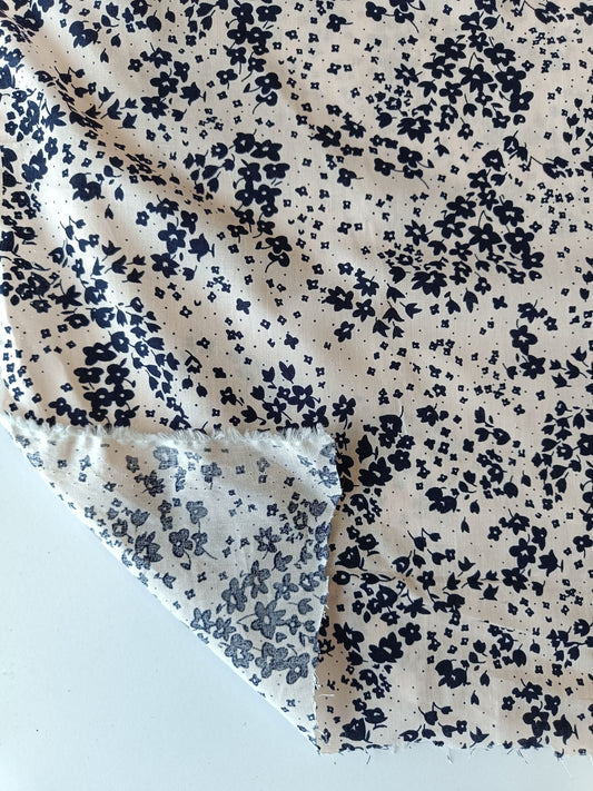 Cotton voile - Nudes with black flowers