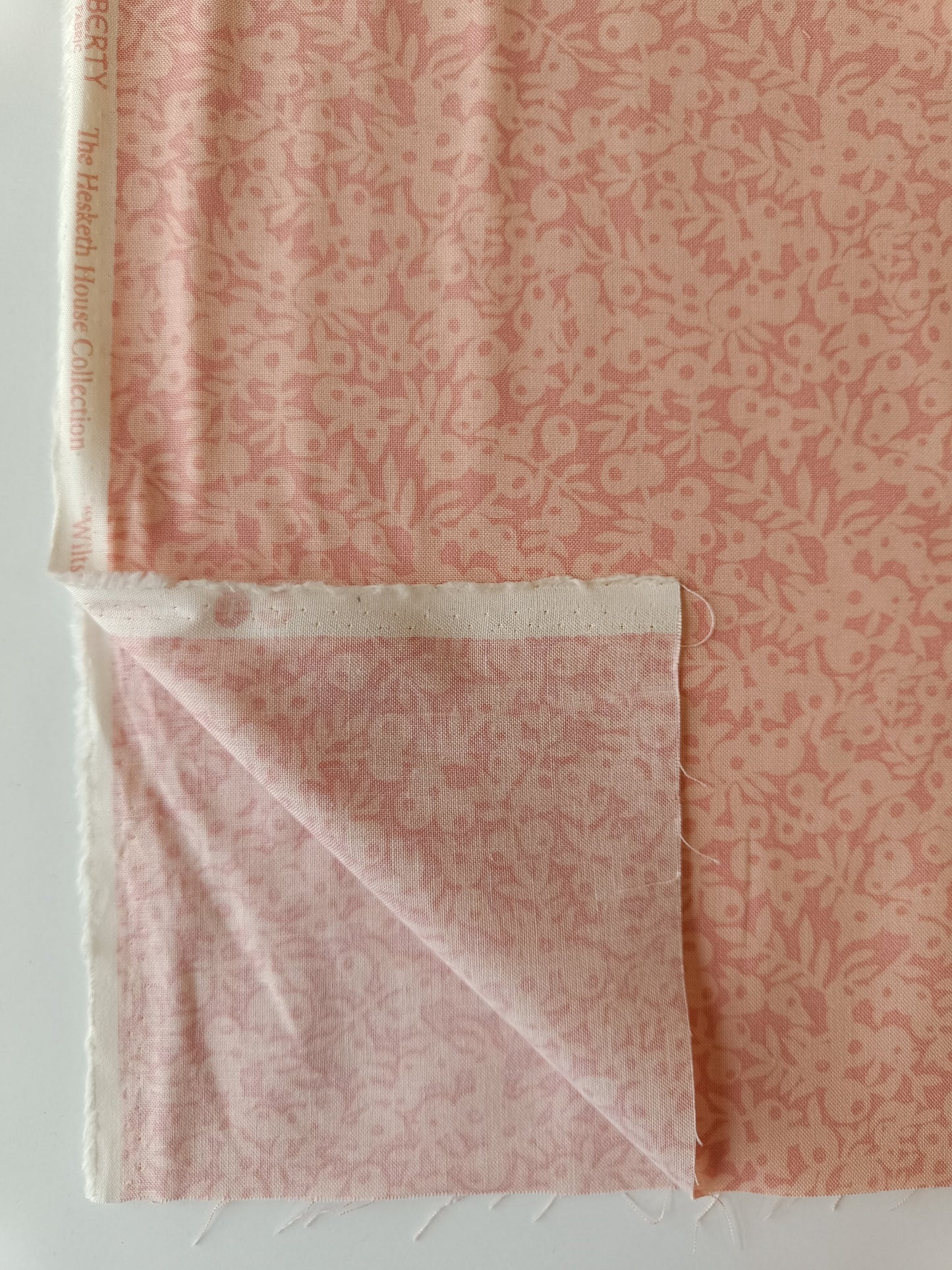 Quilting cotton - Pink berries