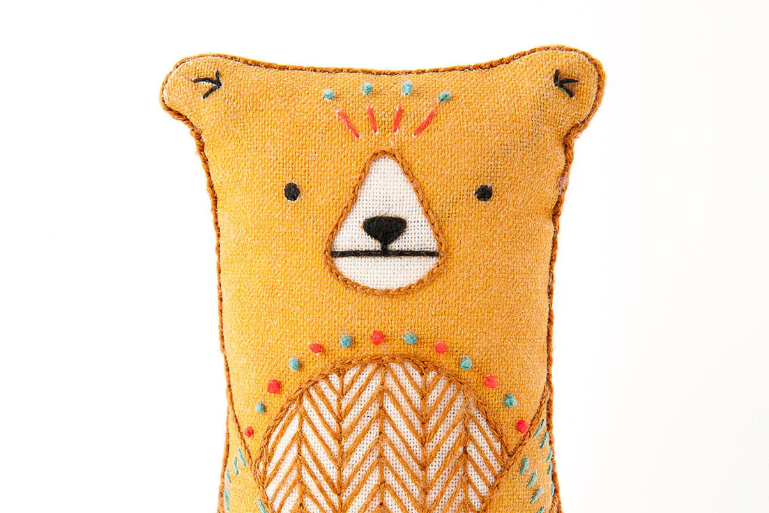 Ours - Kit peluche à broder (niveau 2) - KIRIKI PRESS