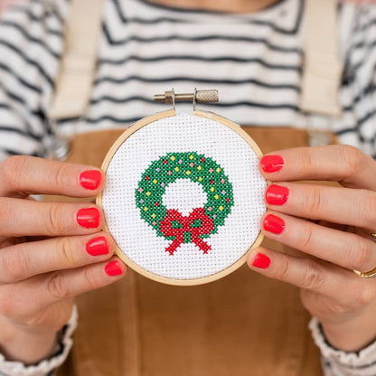 Kit de point de croix - Couronne de Noël | Cotton Clara