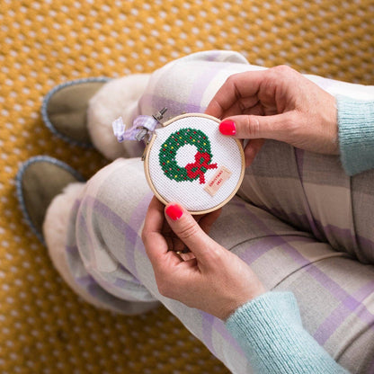 Kit de point de croix - Couronne de Noël | Cotton Clara
