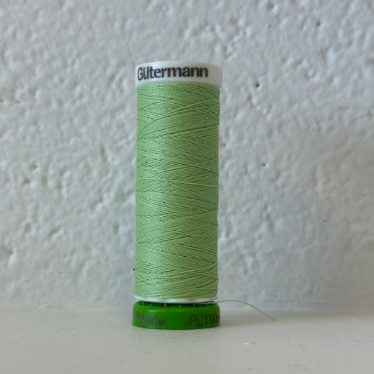 Fil de polyester recyclé / rPet - 152 Vert pâle- GÜTERMANN