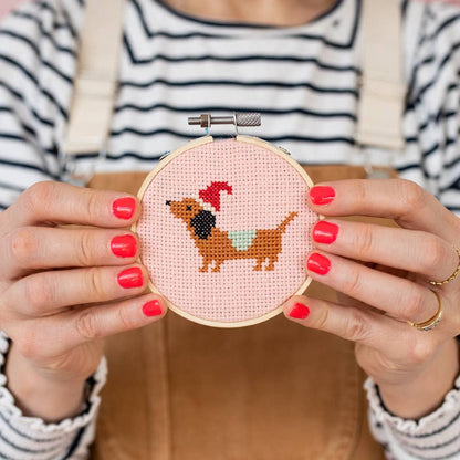Kit de point de croix - Teckel de Noël | Cotton Clara