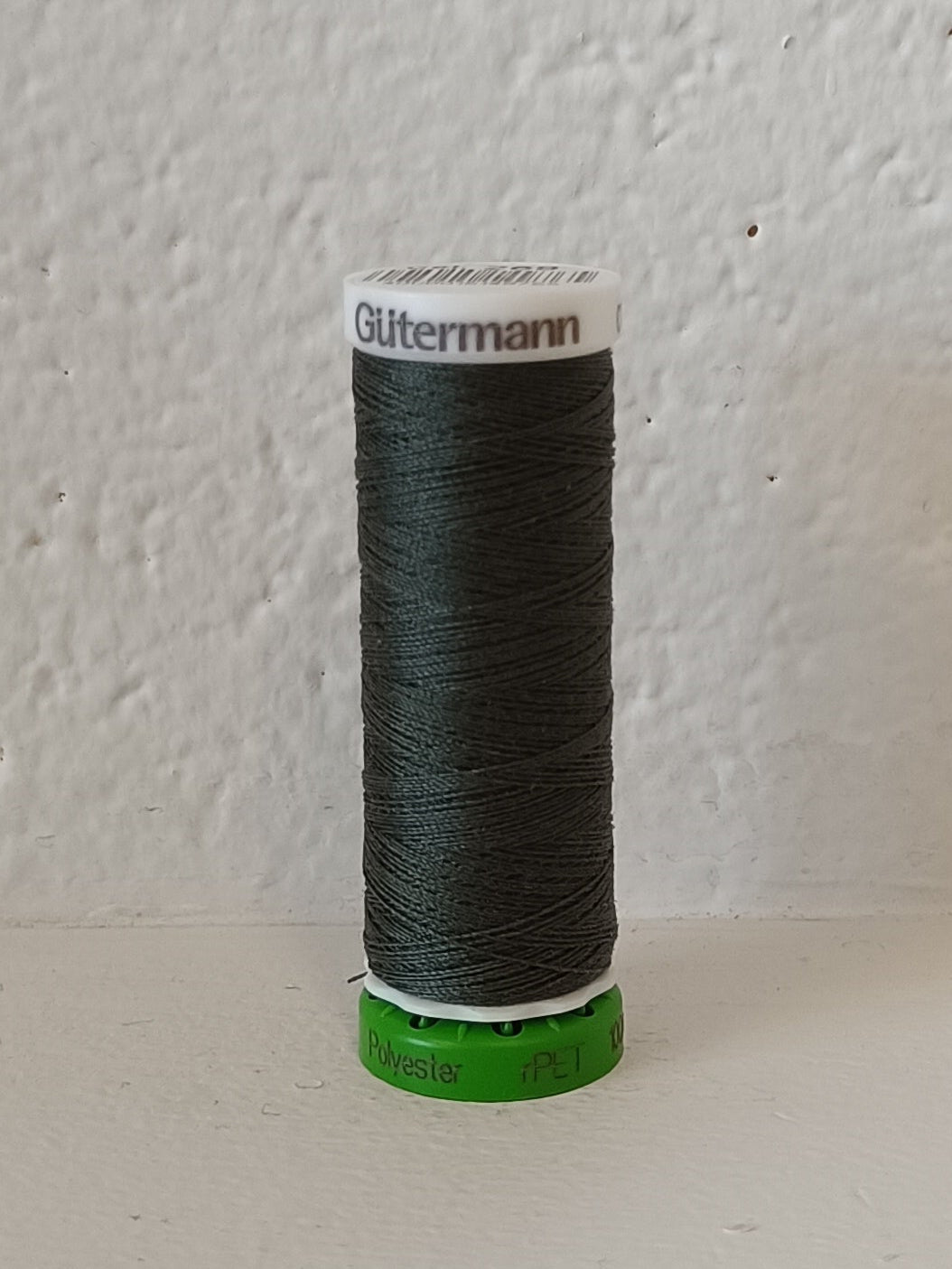 Fil de polyester recyclé / rPet - 269 Vert foncé - GÜTERMANN