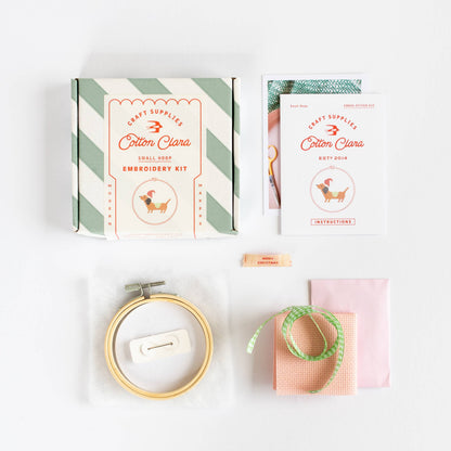 Kit de point de croix - Teckel de Noël | Cotton Clara