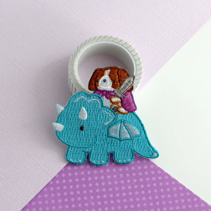 Écusson thermocollant Cavalier King Charles avec chien et dragon