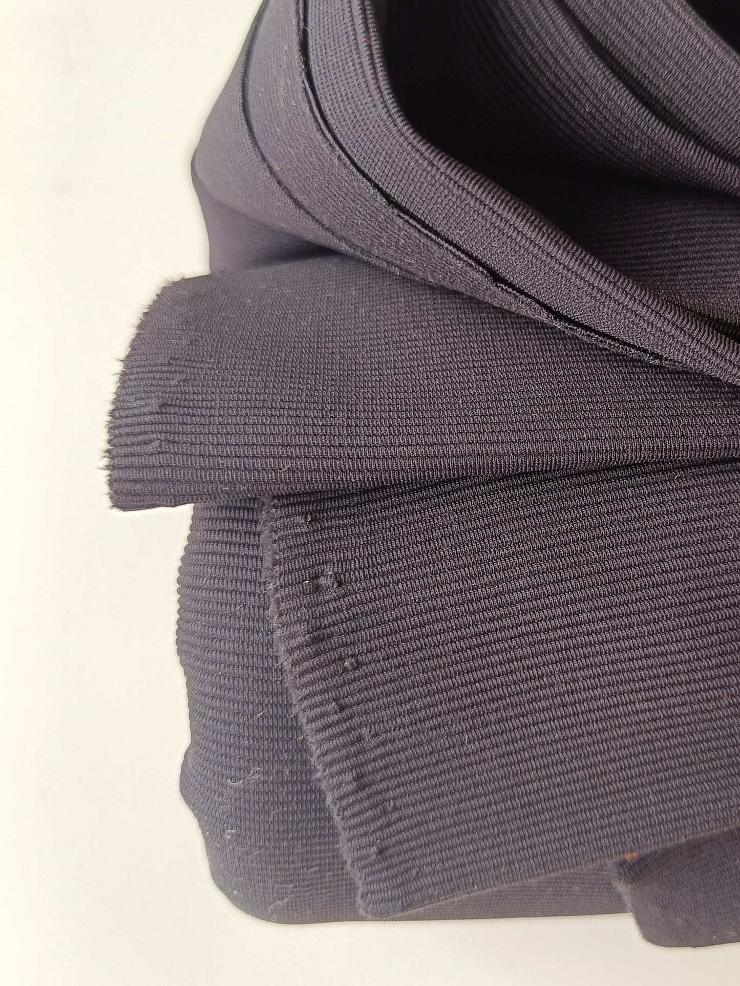 Tissu à maillot côtelé noir - Coupon #333