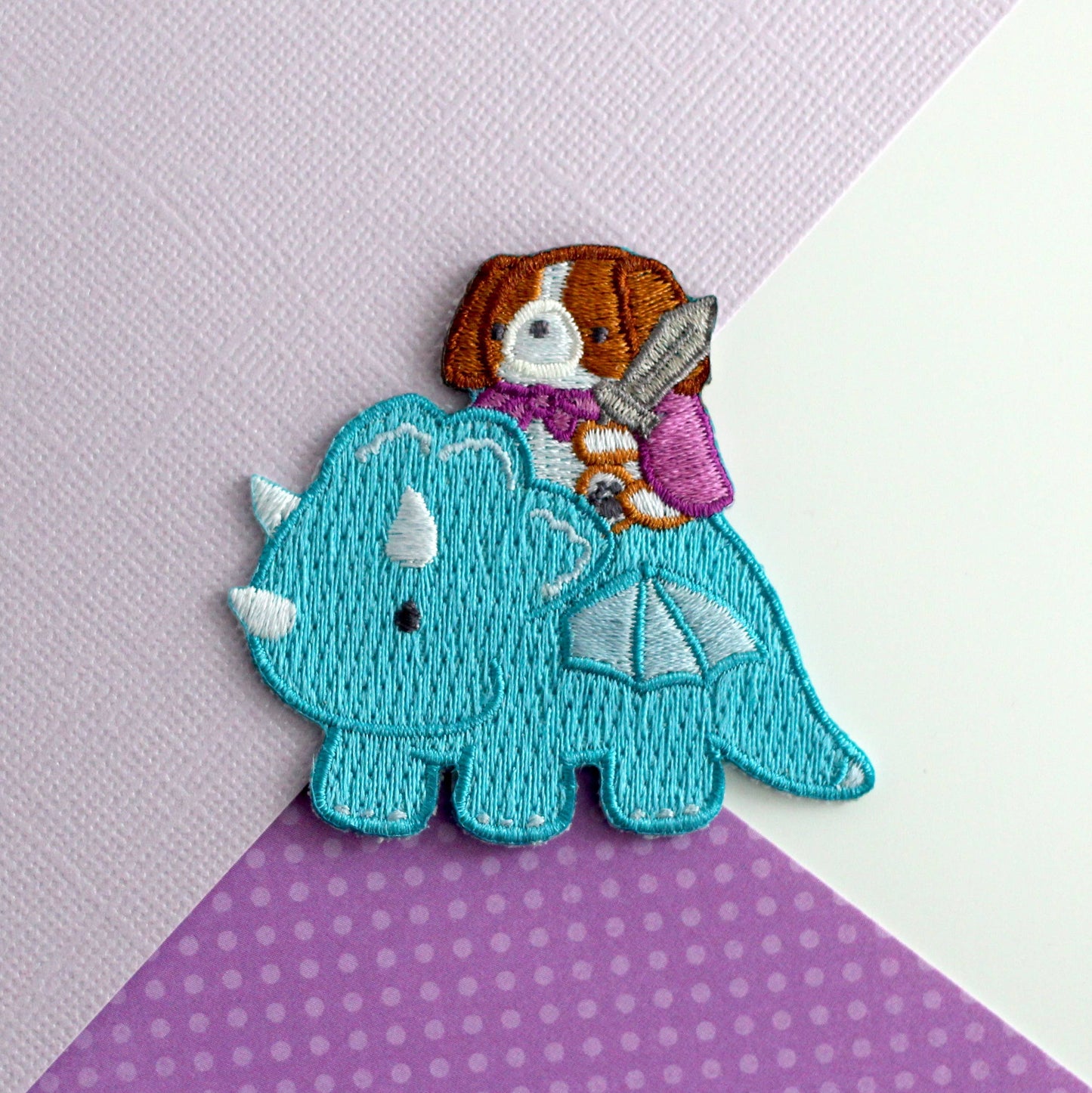 Écusson thermocollant Cavalier King Charles avec chien et dragon
