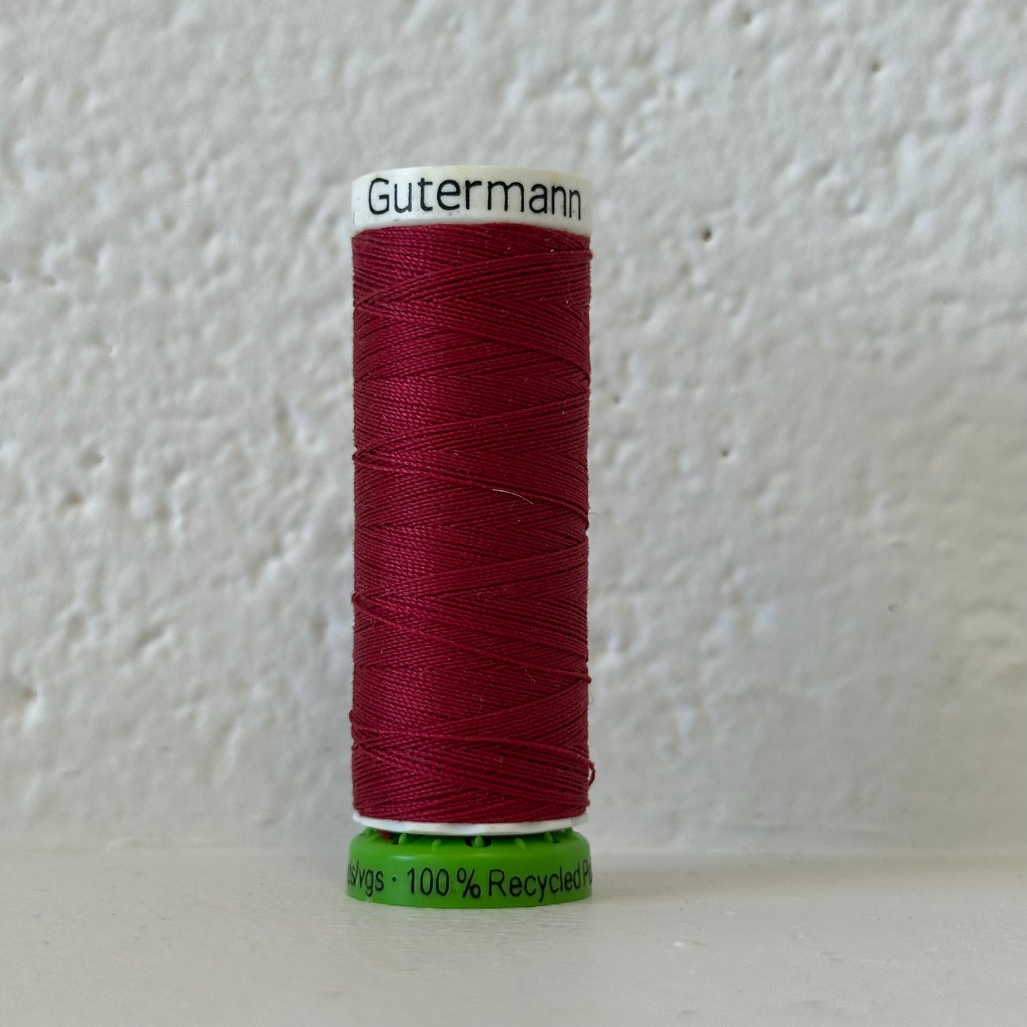Recycled polyester thread / rPet - 384 Ruby - GÜTERMANN