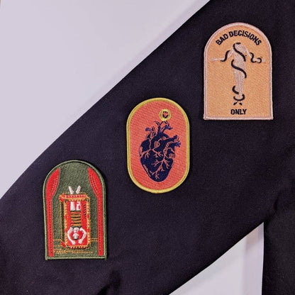Écusson cœur noir
