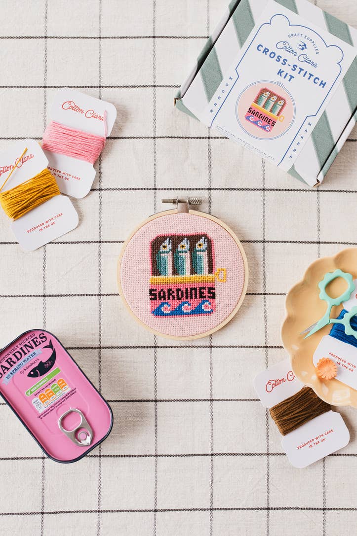 Sardine embroidery kit - Beginners, 11 cm hoop, marine kitchen gift