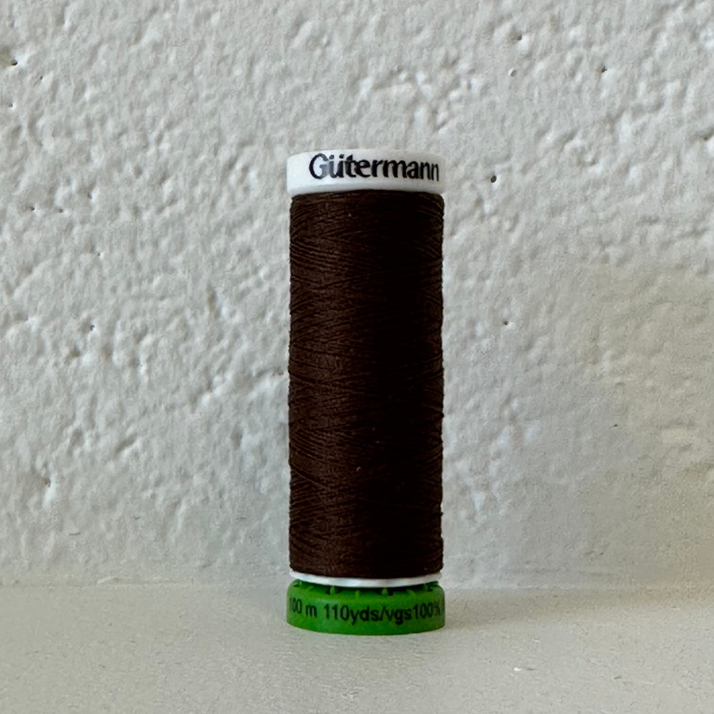 Fil de polyester recyclé / rPet - 694 Brun - GÜTERMANN