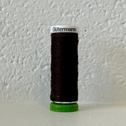 Fil de polyester recyclé / rPet - 696 Brun foncé - GÜTERMANN