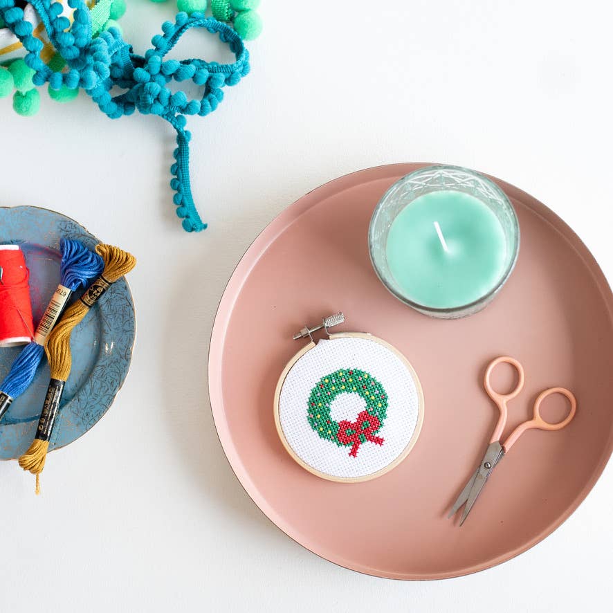 Kit de point de croix - Couronne de Noël | Cotton Clara