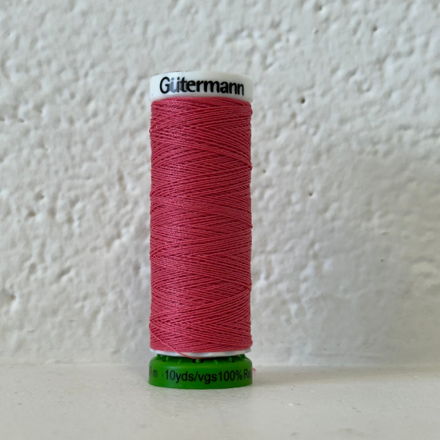 Fil de polyester recyclé / rPet - 890 Rose - GÜTERMANN