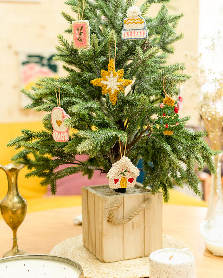 Punch needle tree decorating workshop in Montreal