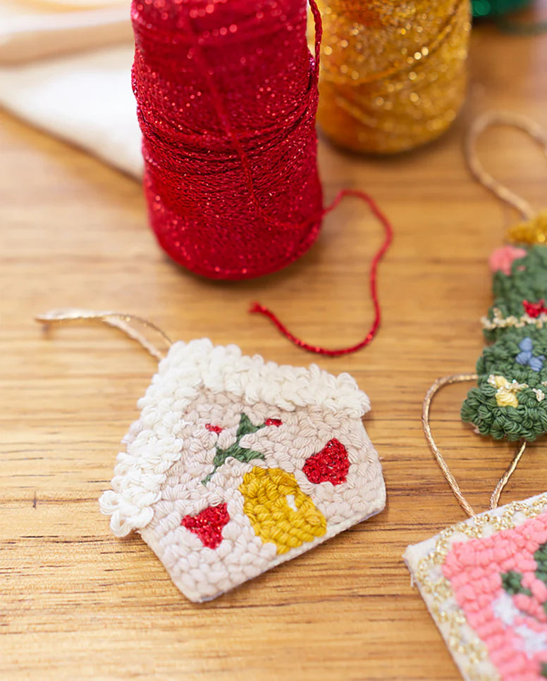 Punch needle tree decorating workshop in Montreal