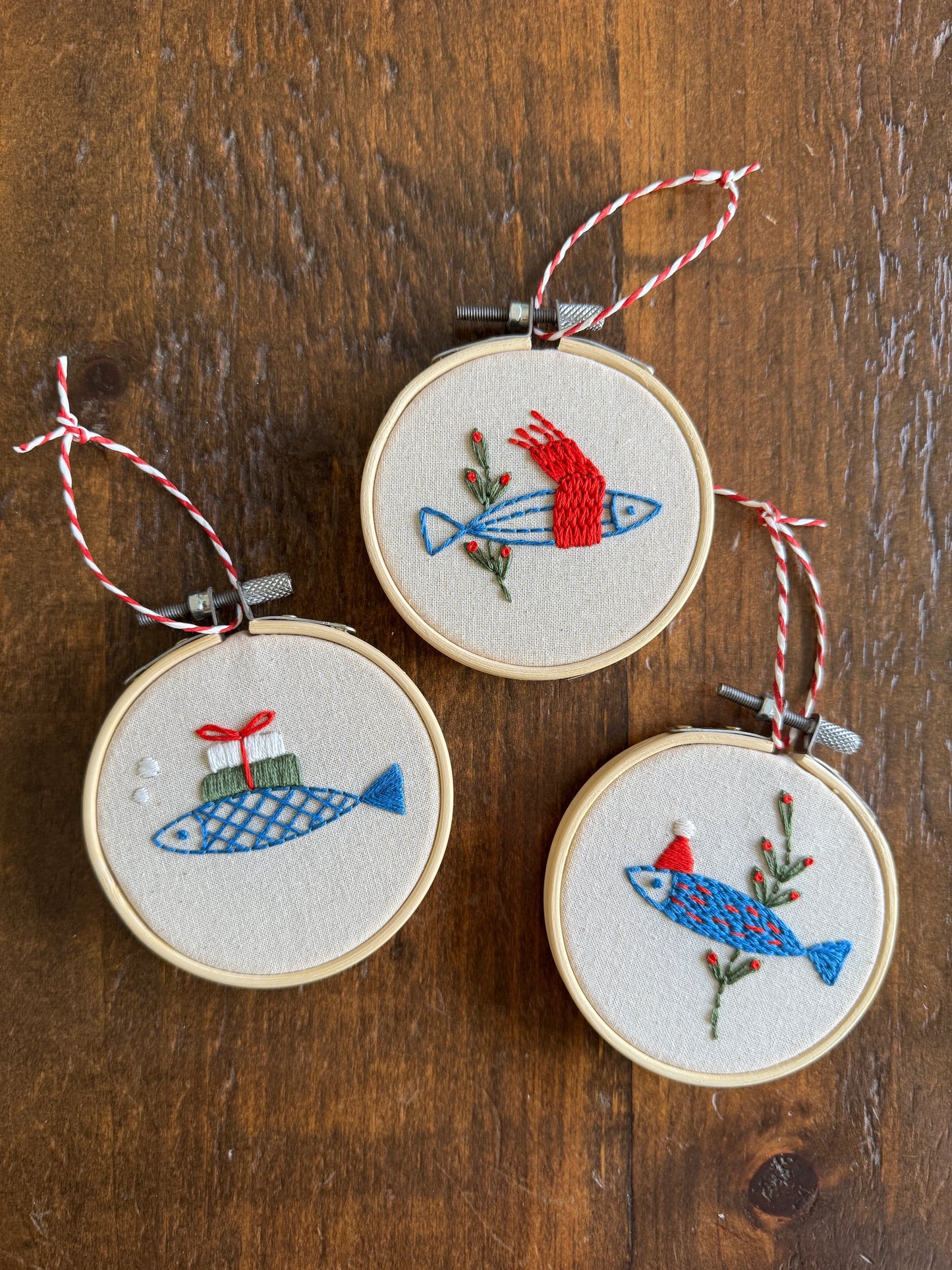 Ensemble de broderie - Ornements Poissons des Fêtes - Twin Folk