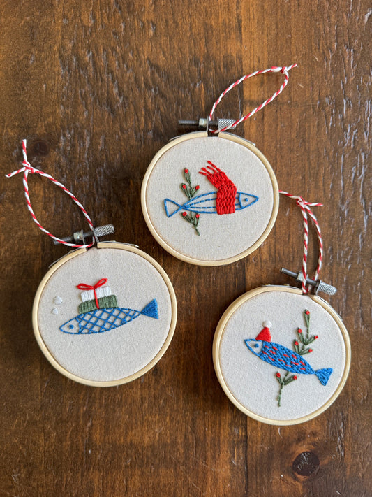 Ensemble de broderie - Ornements Poissons des Fêtes - Twin Folk