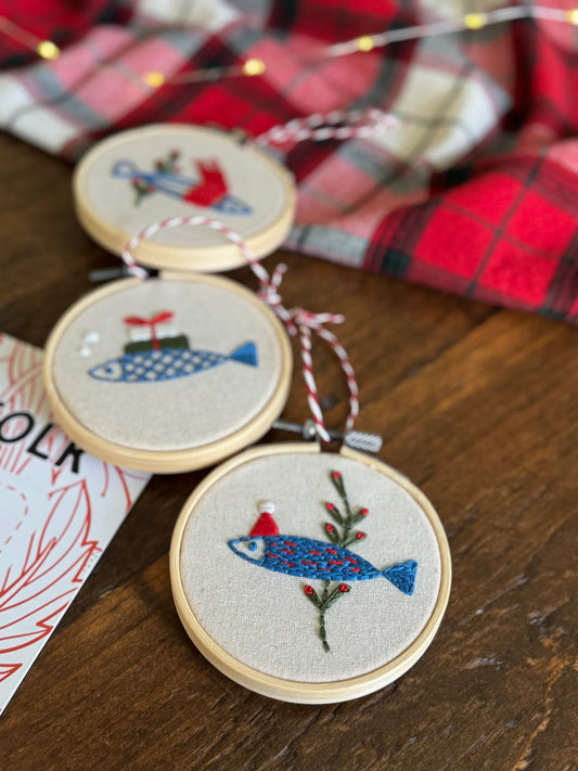 Ensemble de broderie - Ornements Poissons des Fêtes - Twin Folk