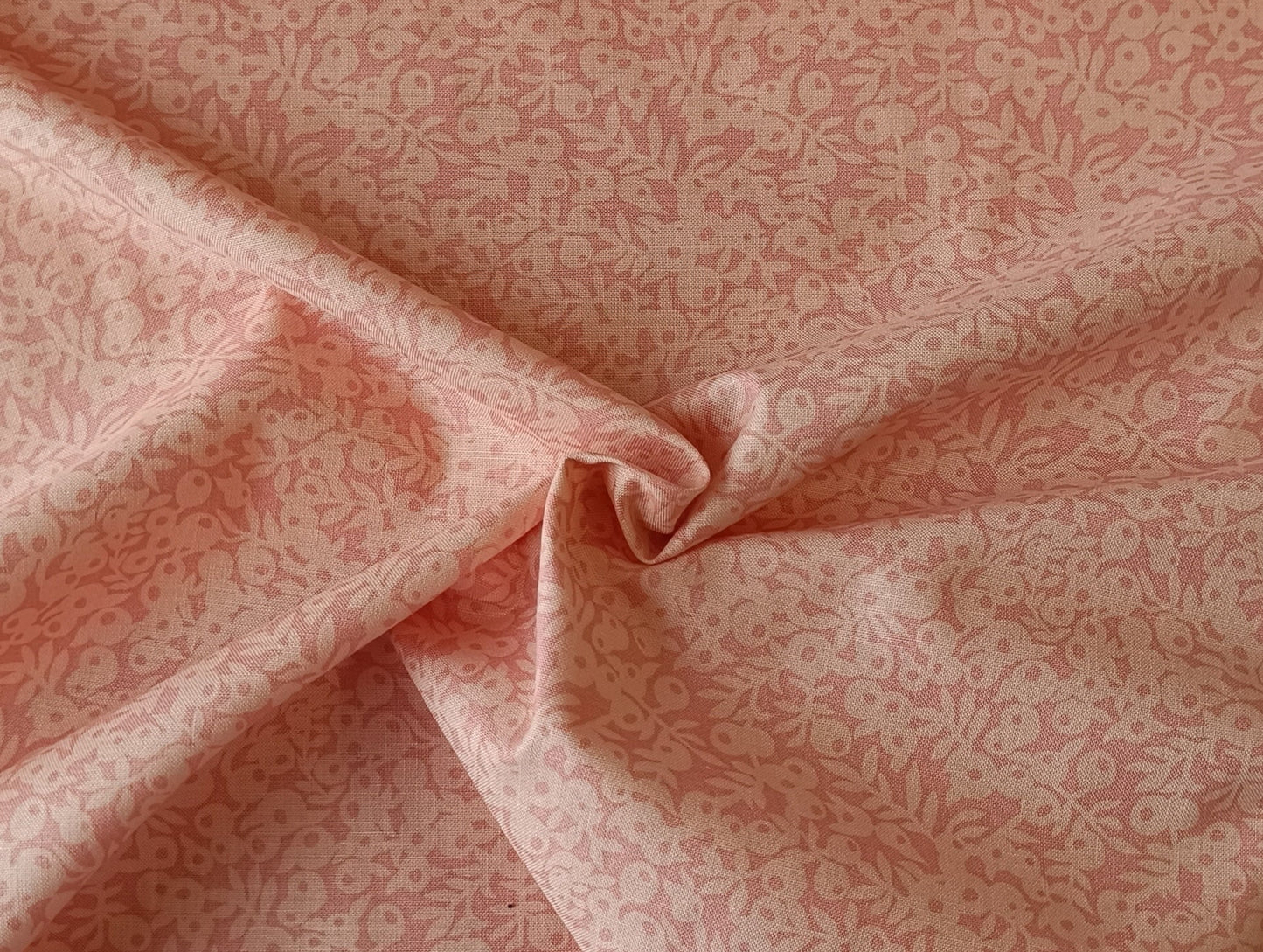 Quilting cotton - Pink berries