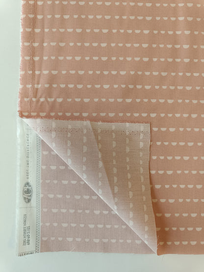 Quilting cotton - Pink with small bridges