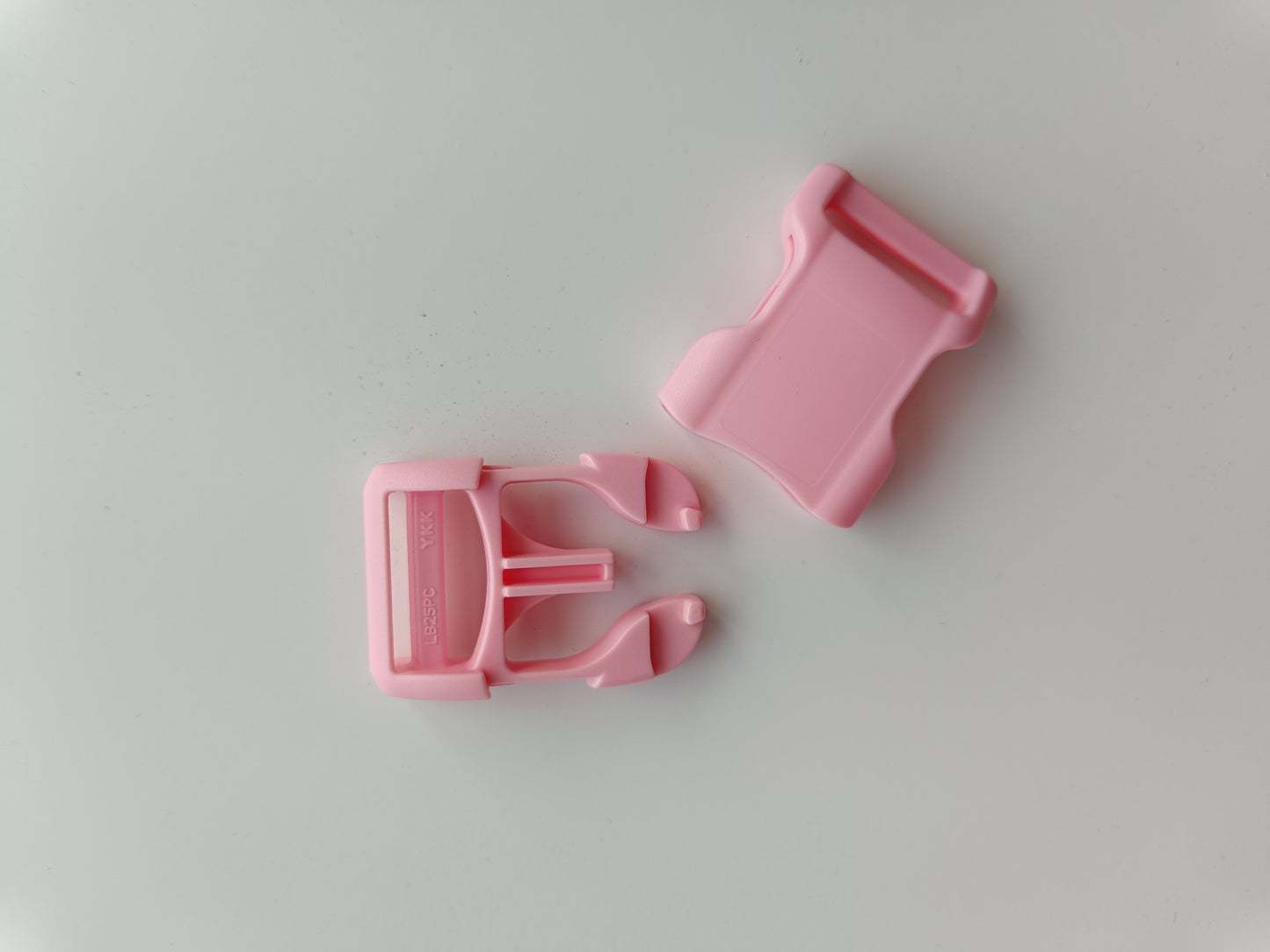 Boucle à clip pour sangle de 25mm - 6 couleurs