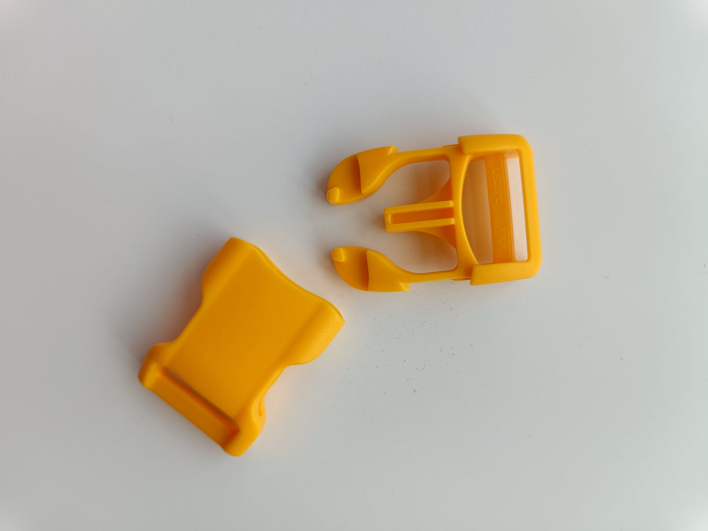 Boucle à clip pour sangle de 25mm - 6 couleurs