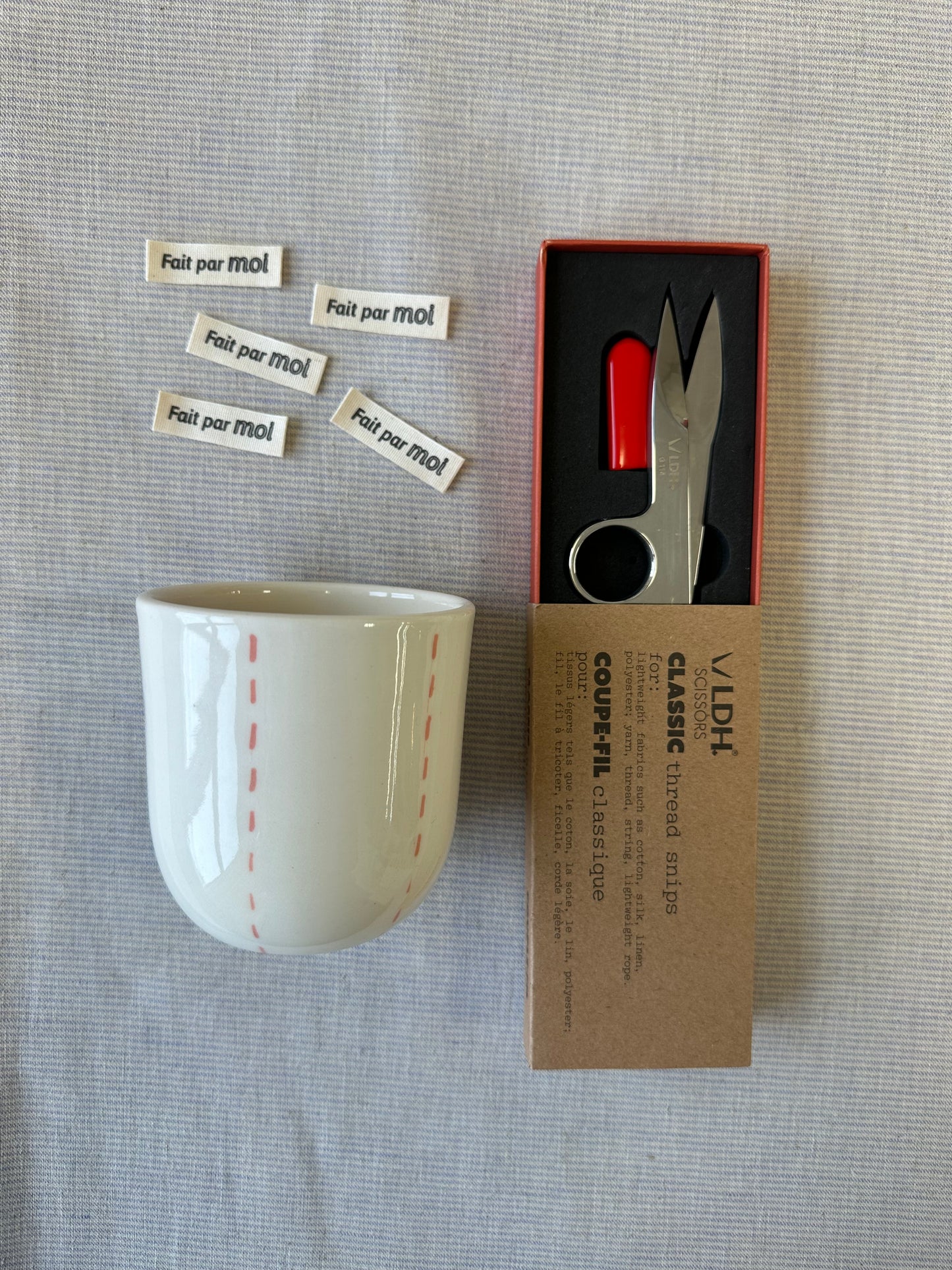Gift set for textile art enthusiast - Mug, scissors and labels