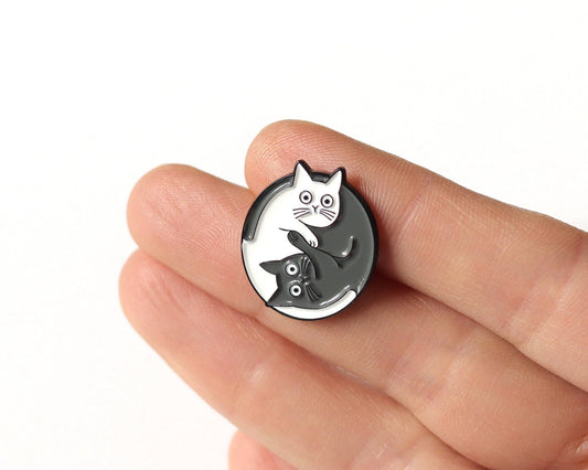 Yin Yang Chats - Épingle en émail | RIPPLESPLASH