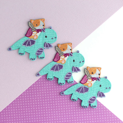 Écusson thermocollant brodé Cat Riding Dragon