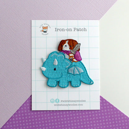 Écusson thermocollant Cavalier King Charles avec chien et dragon