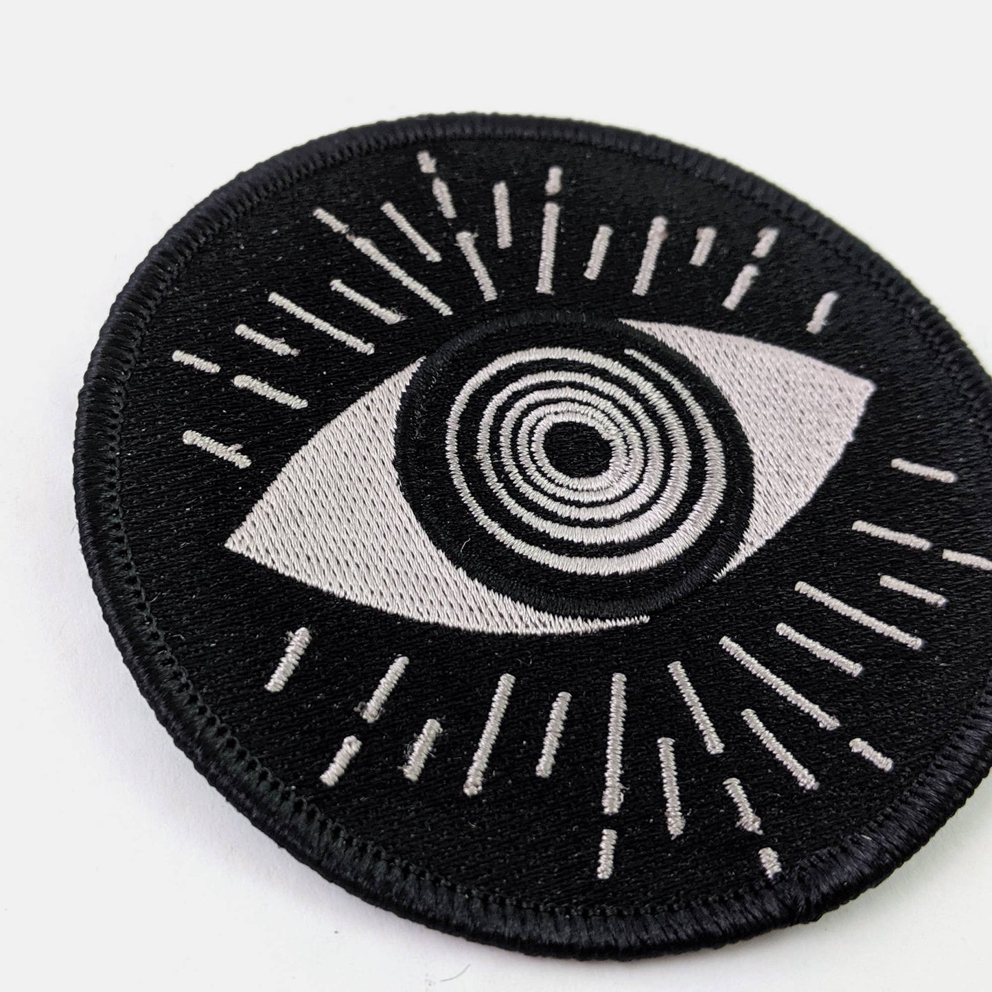 Patch œil brodé à repasser