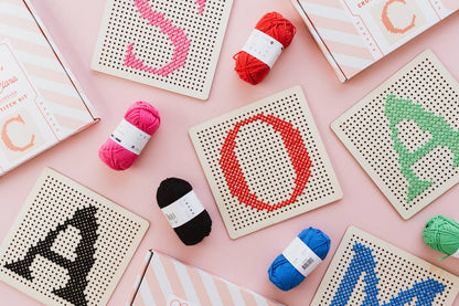 Kit de point de croix sur pegboard - Bleu | Cotton Clara