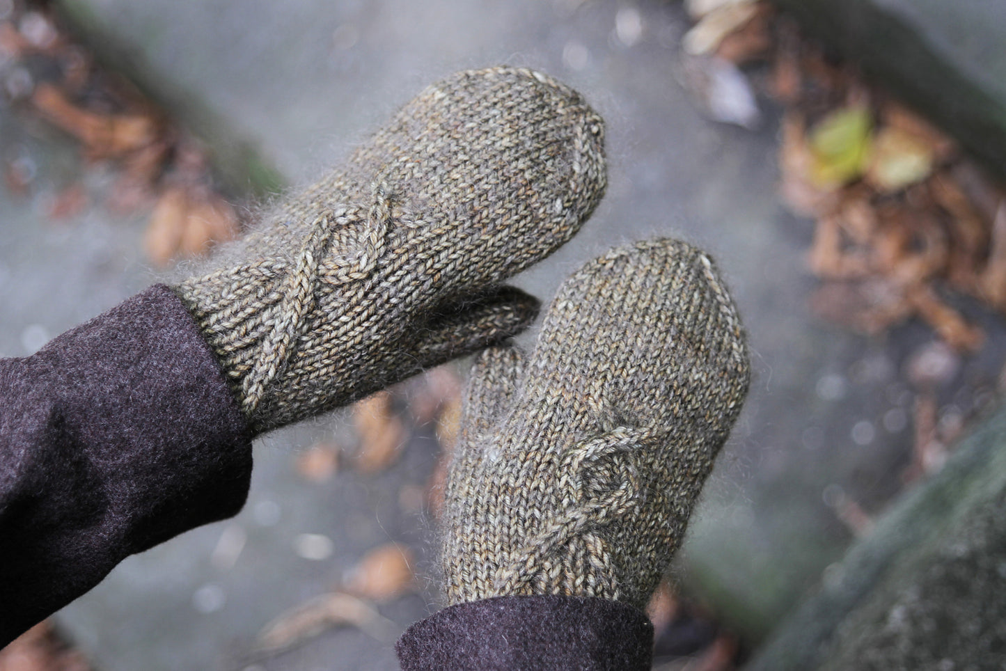 Knitting cables