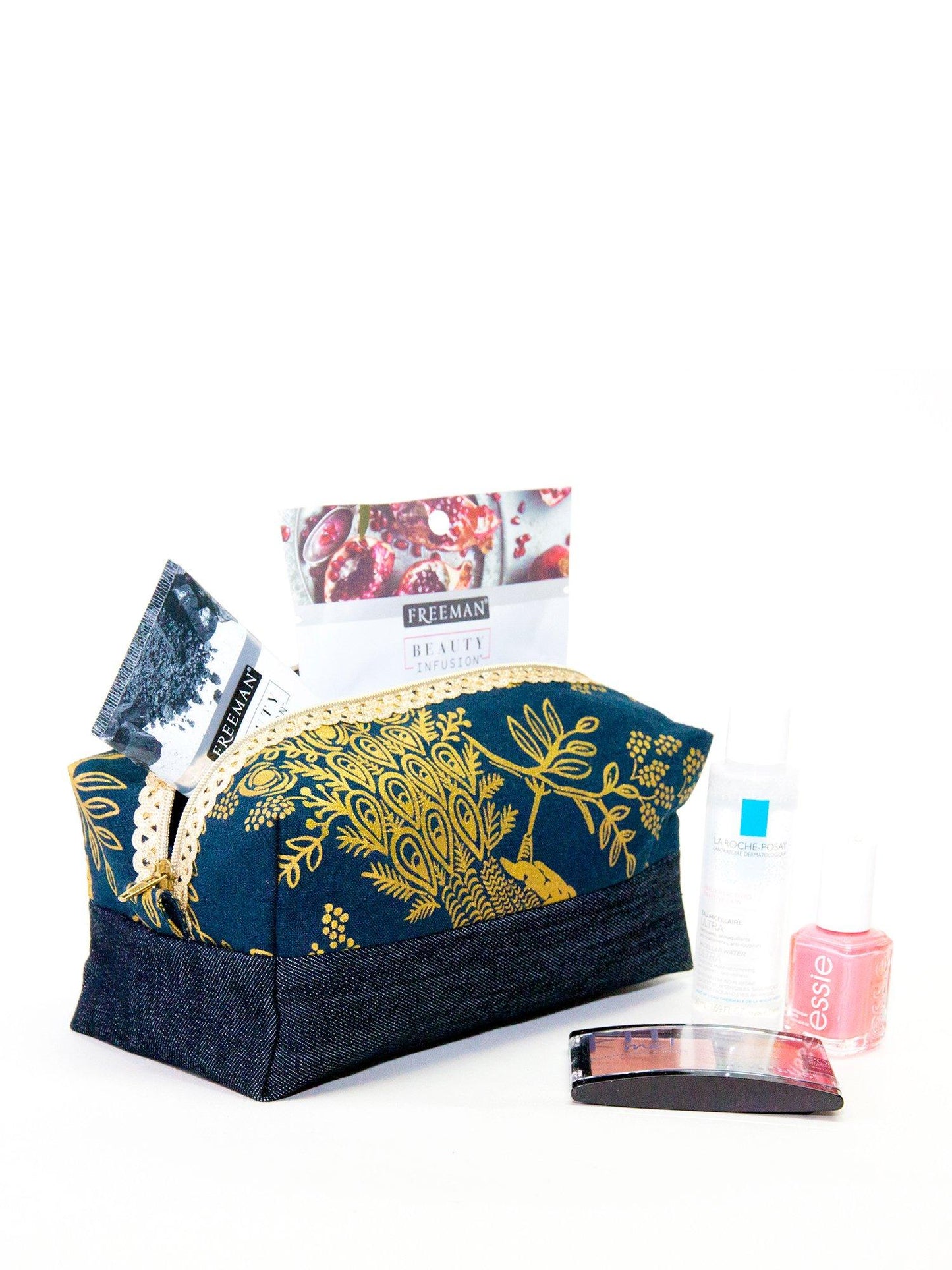 Mars - A classic box pouch with neat finishing