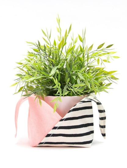 Pluton is a quick sew, perfect to use fat quarters!