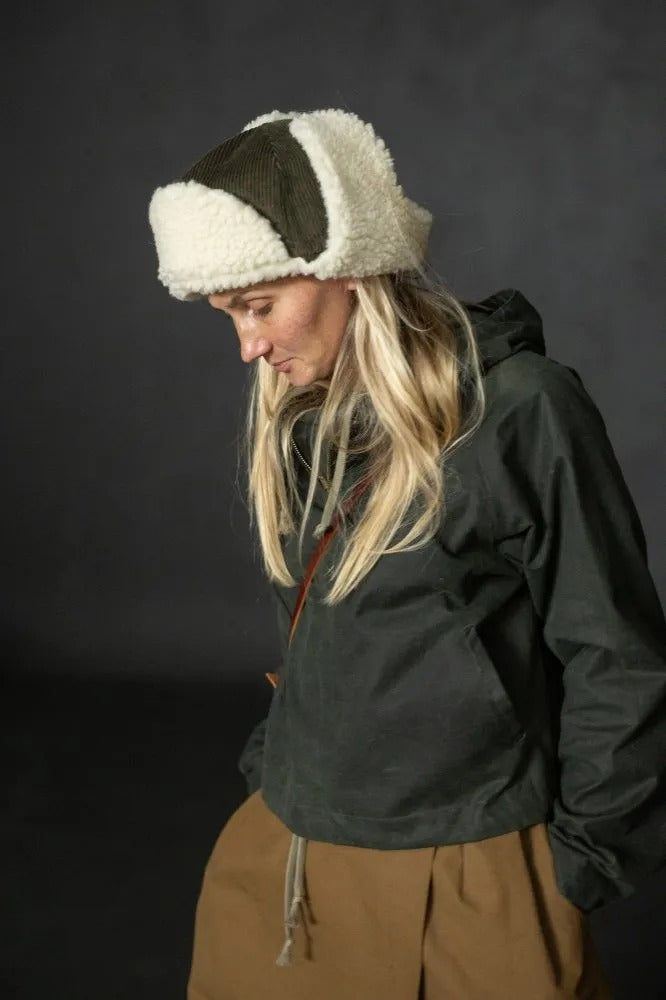 ALBERTA Hat *less than 1m