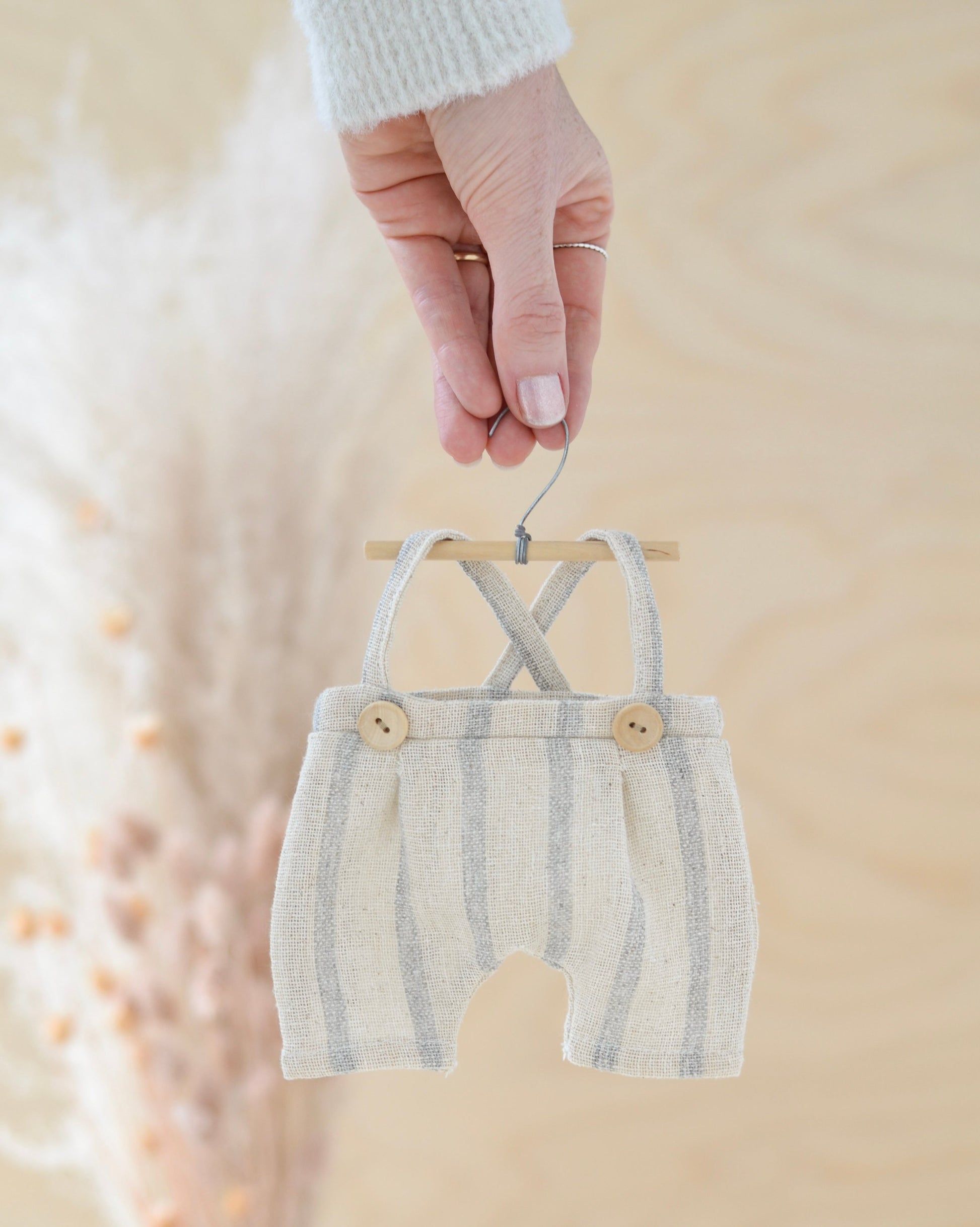 Sewing Pattern - Dog doll + 2 outfits