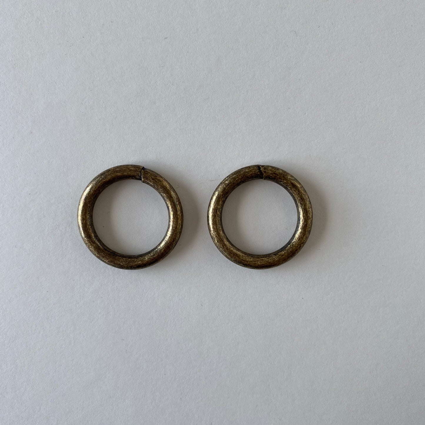 Round metal rings - 25mm