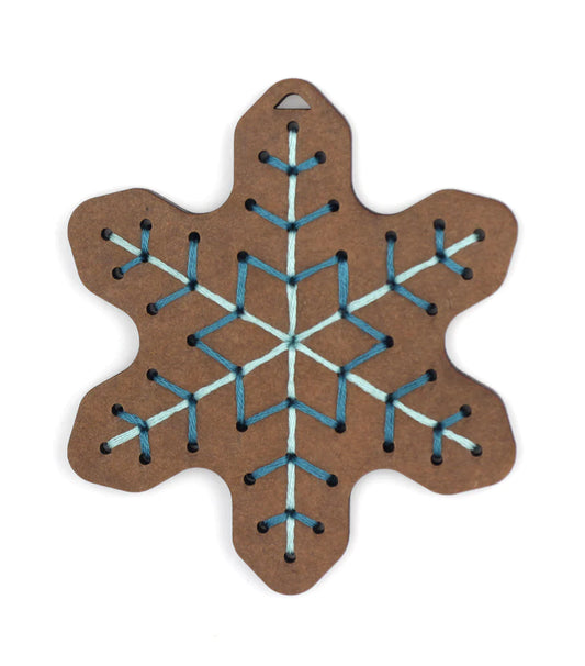 Flocon de pain d'épices - Kit suspension à broder - KIRIKI PRESS