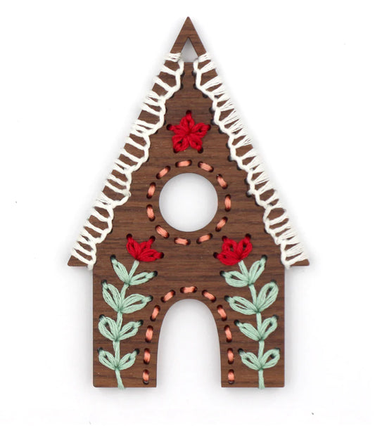 Gingerbread house - DIY embroidered decoration set - KIRIKI PRESS